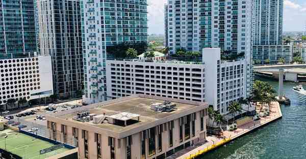 建化工厂需要什么资质,化工厂生产许可证办理条件